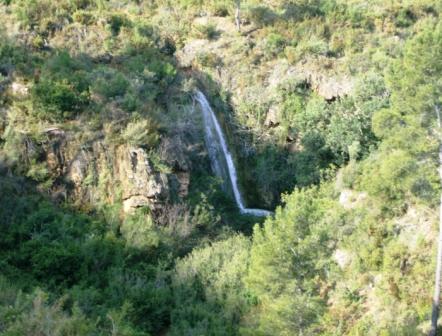 Bonita cascada en los Serranos