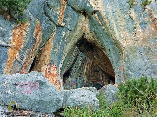 Cuevas en la sierra Segaria