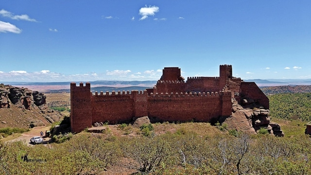 Vistas del castillo de Paracense