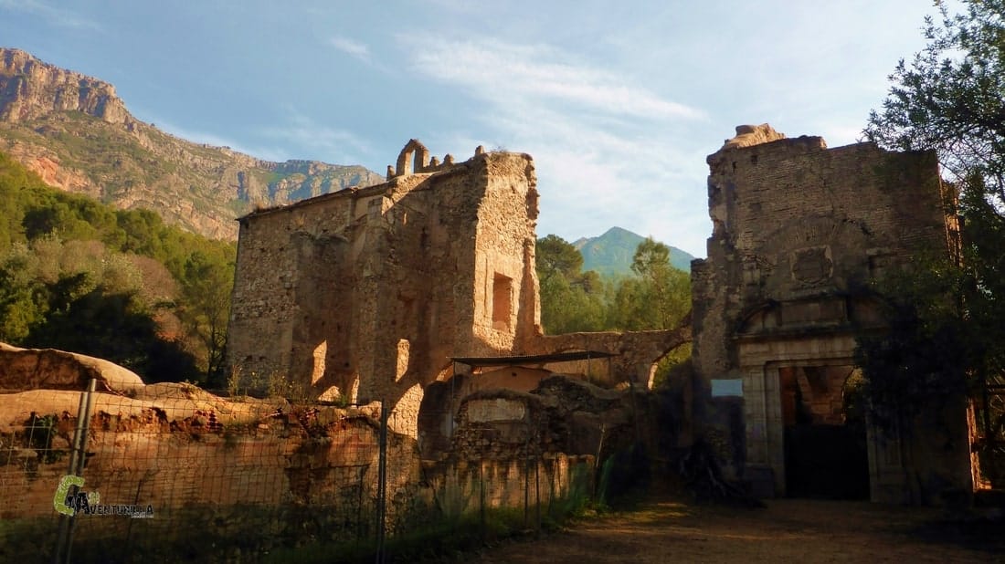 Monasterio en ruinas