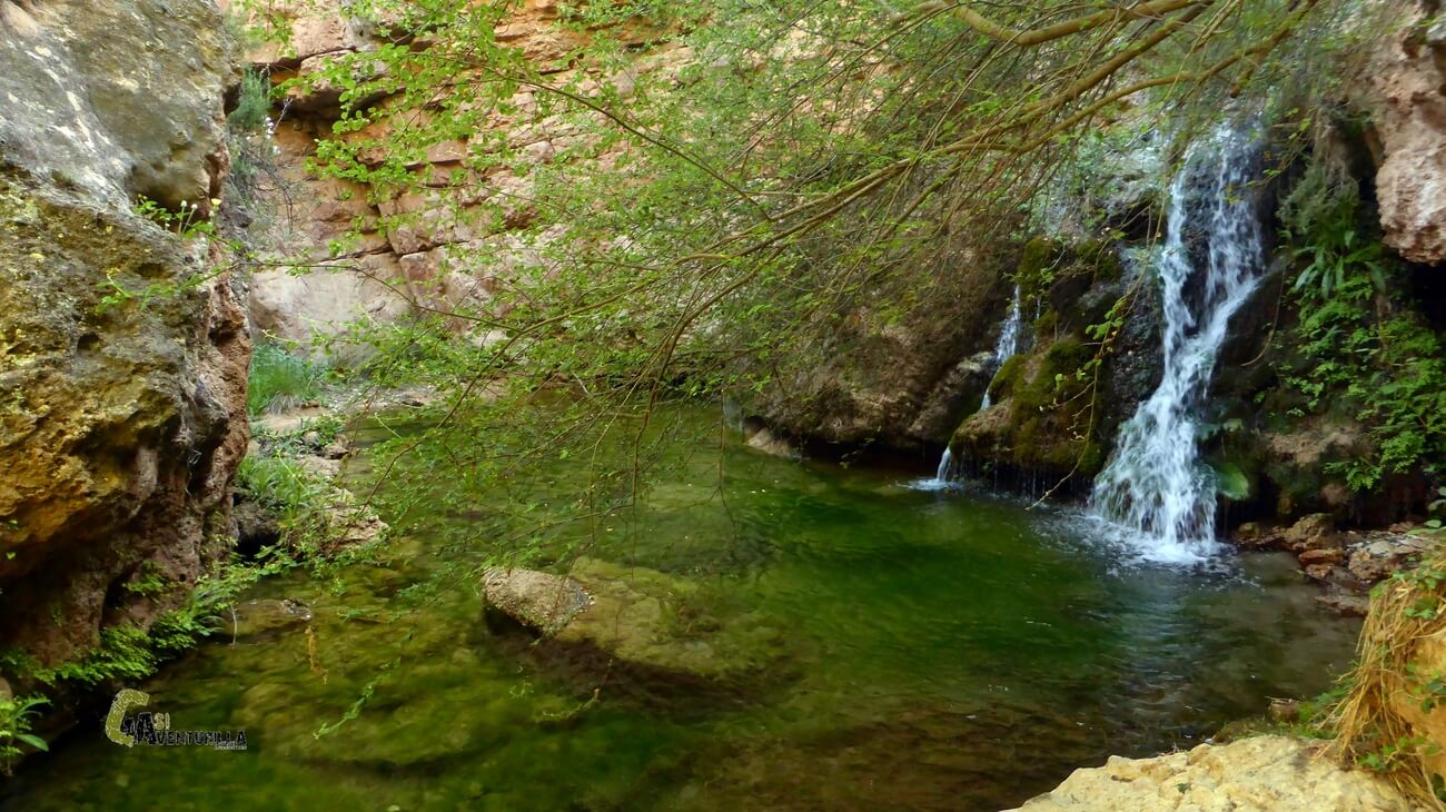 El Salto de la Poza en el barranco de los Amanaderos de Riodeva