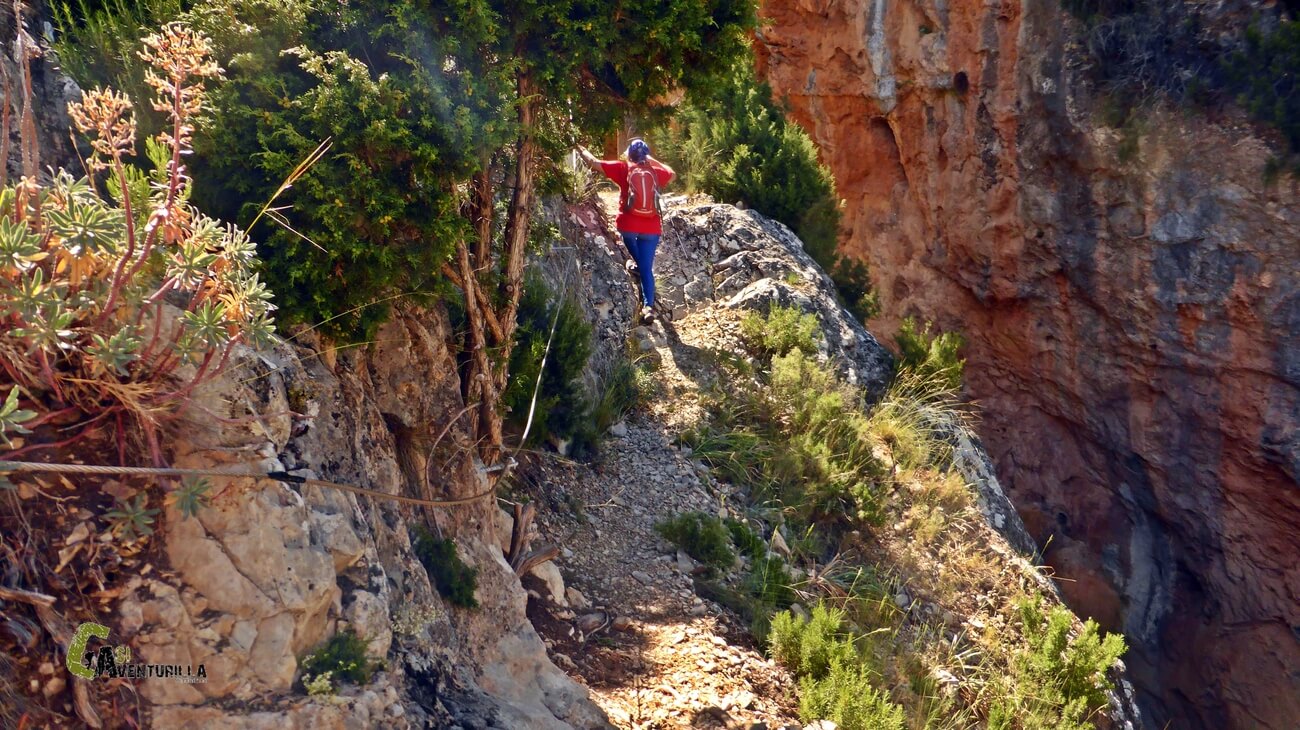 Paso equipado en el barranco de los Amanaderos de Riodeva