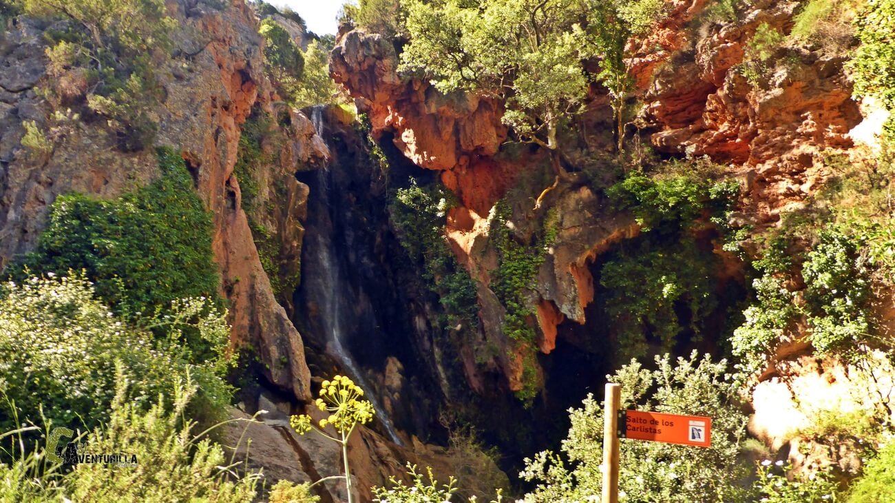 Salto Cueva de las Palomas en el barranco de los Amanaderos de Riodeva