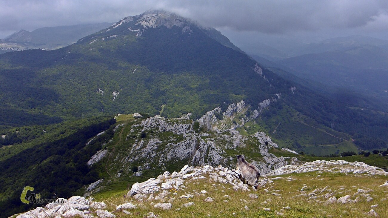 El Aizkorri desde el pico Elurzuloak