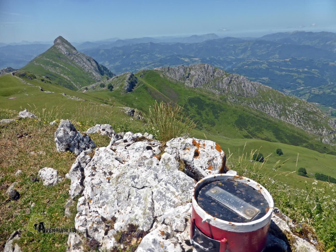 El pico Txindoki desde el Uzkuiti
