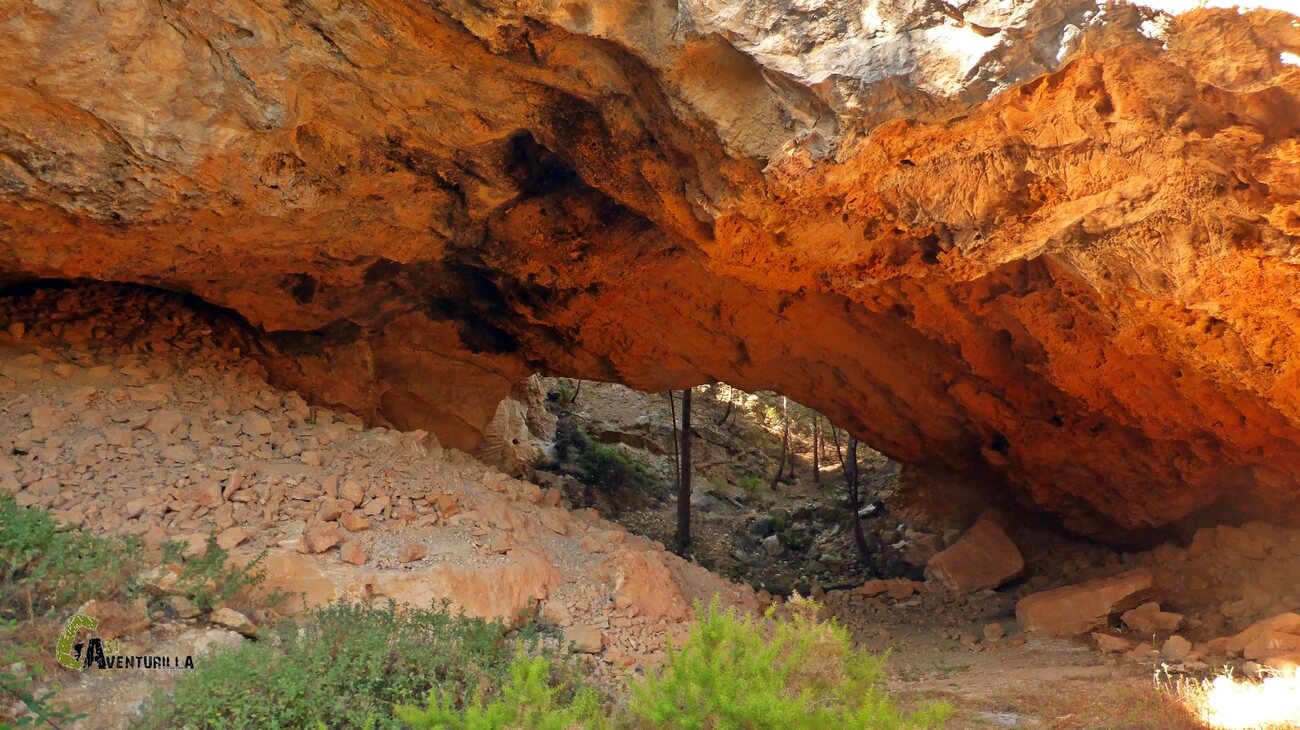 Entrada de la cueva del Crisuel
