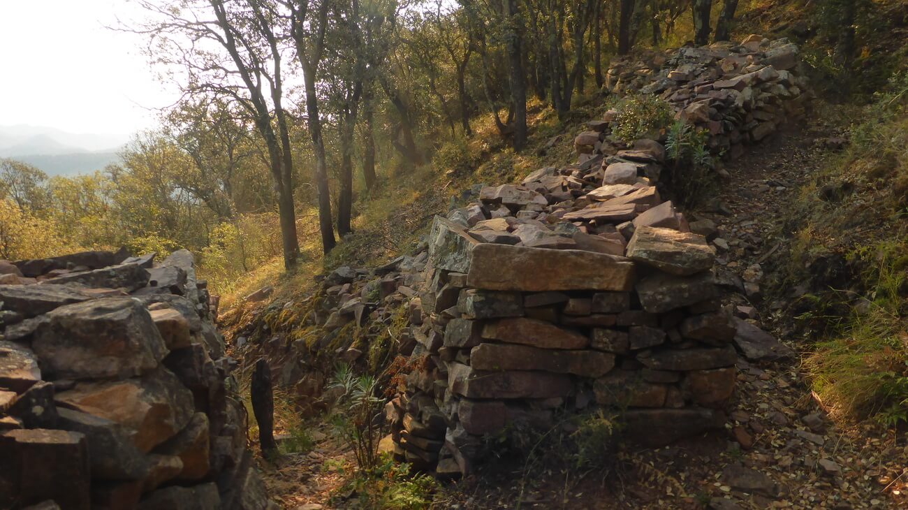 Las trincheras de la Peña Pastor en la sierra de Espadan