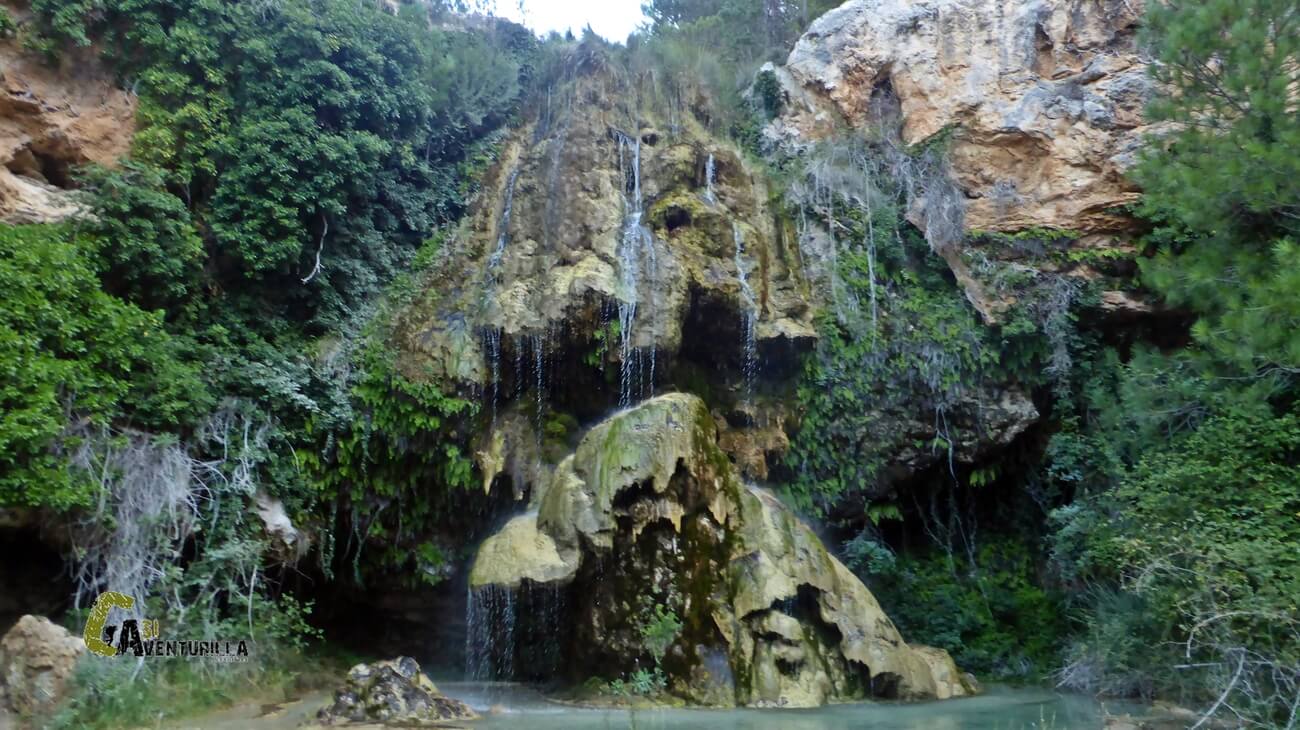 Cascada de la Hiedra en la sierra de Gudar