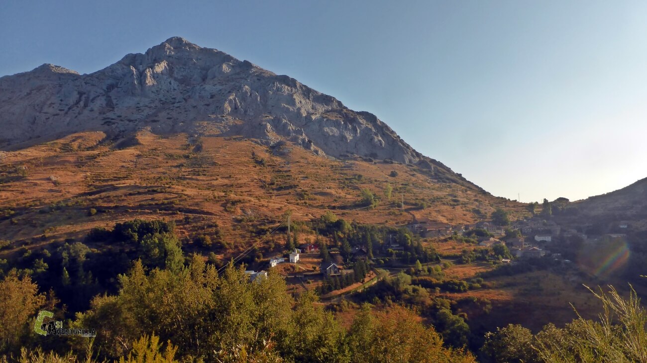 Pico Valdorria desde el Camino Olvidado