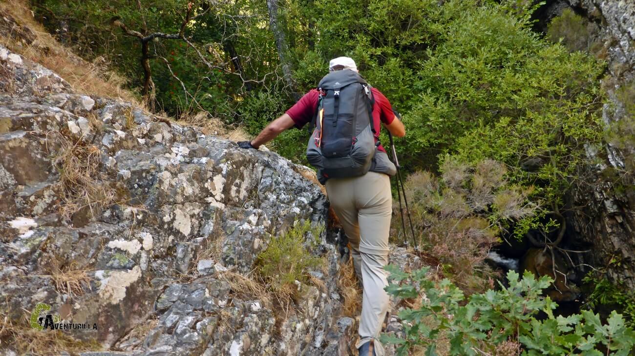 Paso comprometido en el barranco de Valdecesar