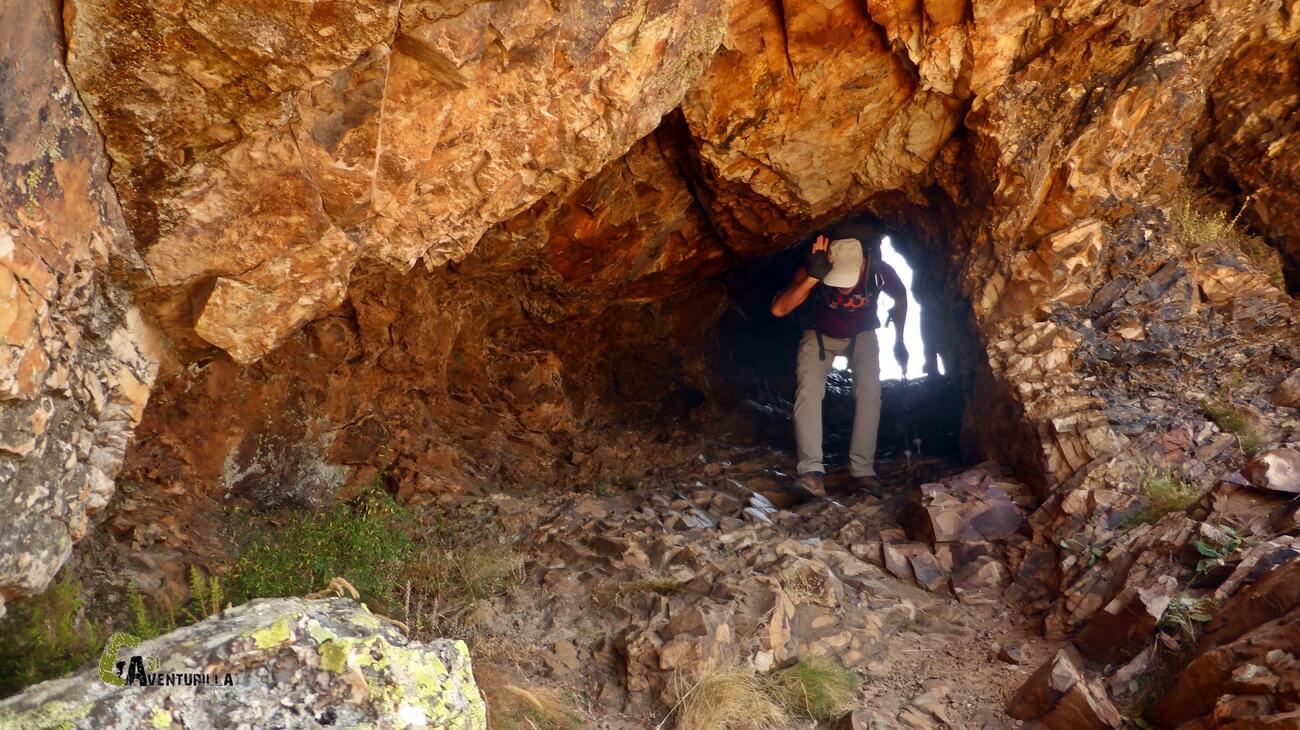Agujero para subir a la peña de San Froilan