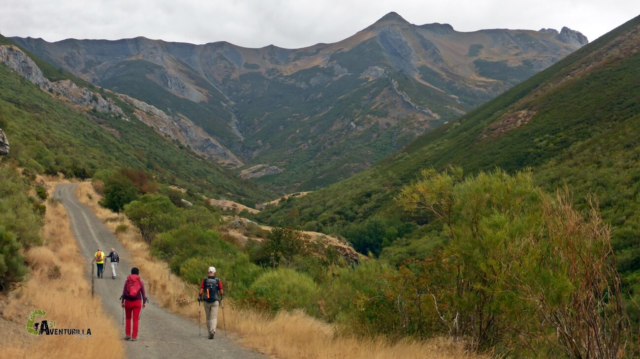 Valle del rio Faro con el pico Huevo al fondo