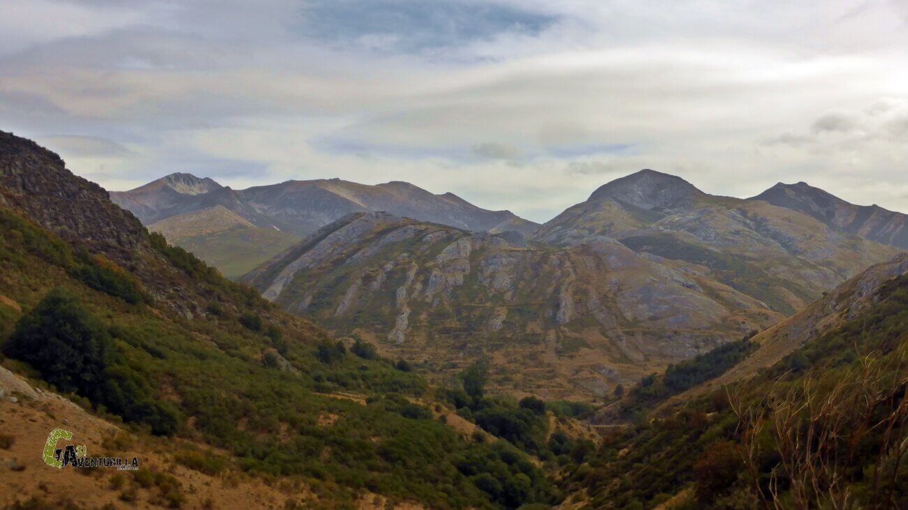 Picos vistos desde el valle del rio Faro