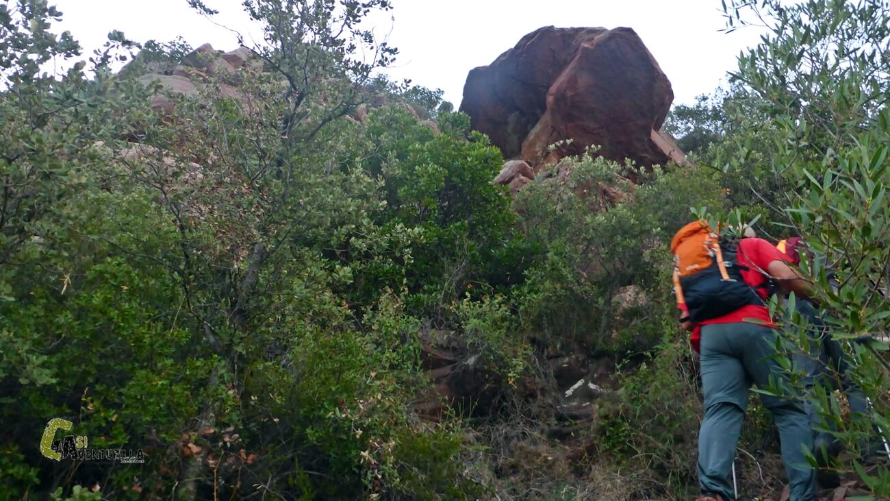 Acercandonos al lugar de la coveta de Santa Ines