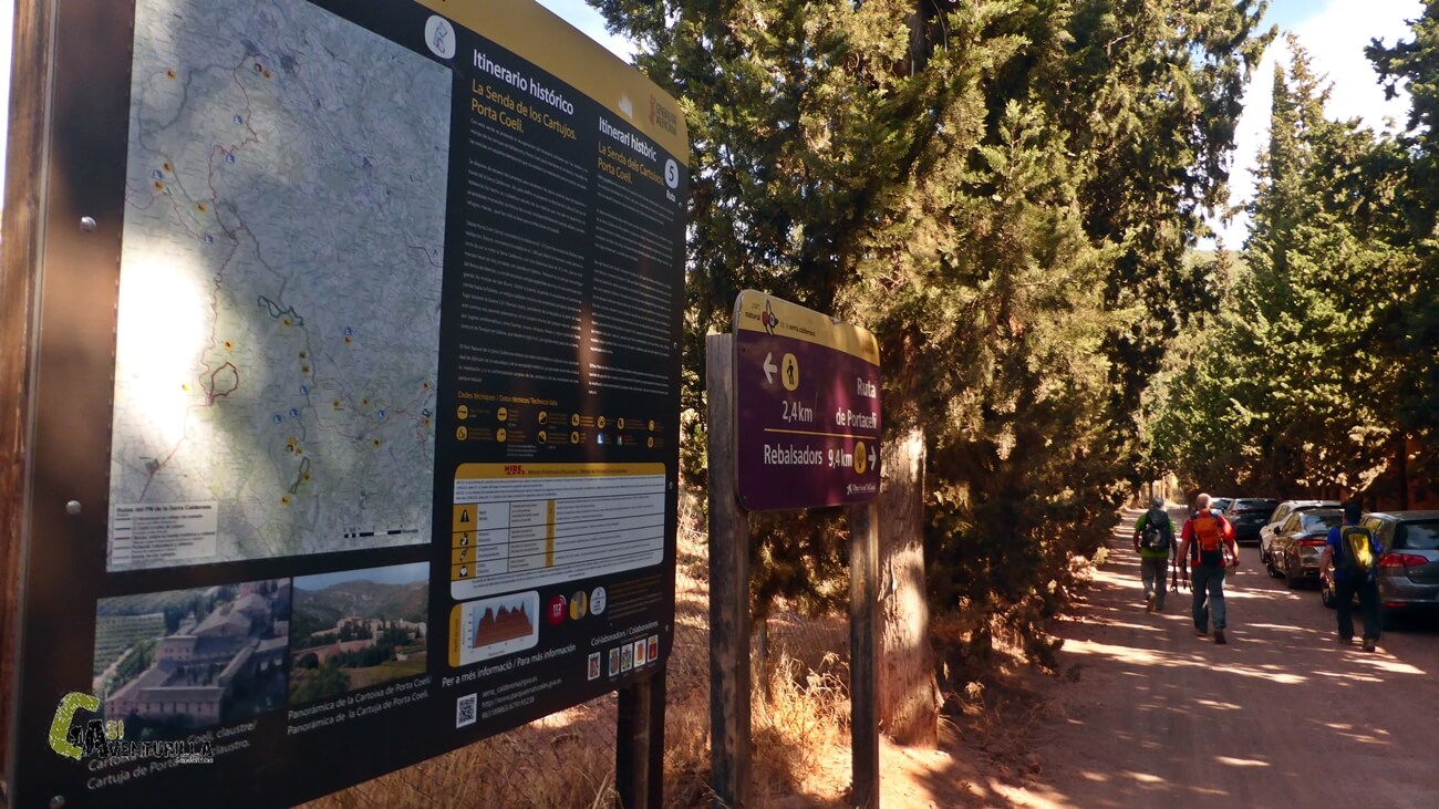 Paneles de senderismo en la cartuja de Portaceli