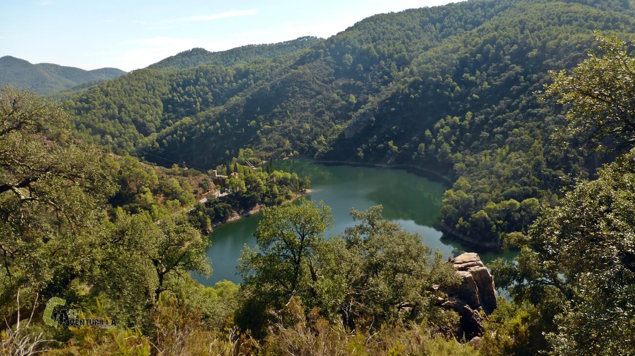 Vistas hacia el embalse de Benitandus