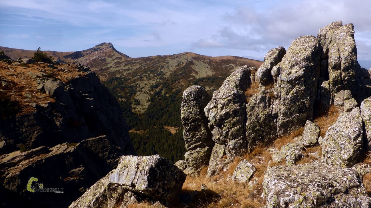Nos asomamos desde la base del Zurraquin