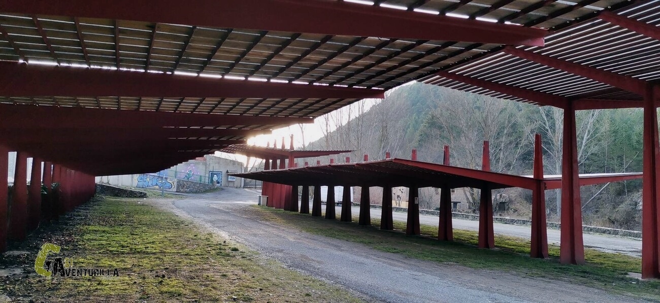 Aparcamiento en Alcala de la Selva