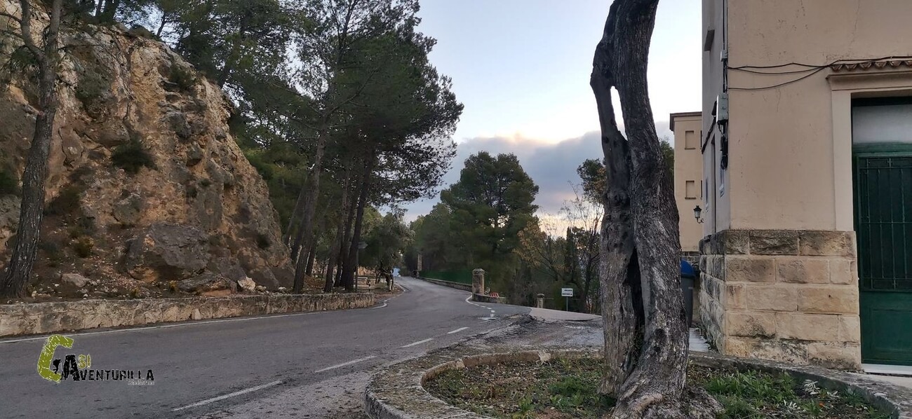 Carretera que pasa por el Preventorio de Alcoi