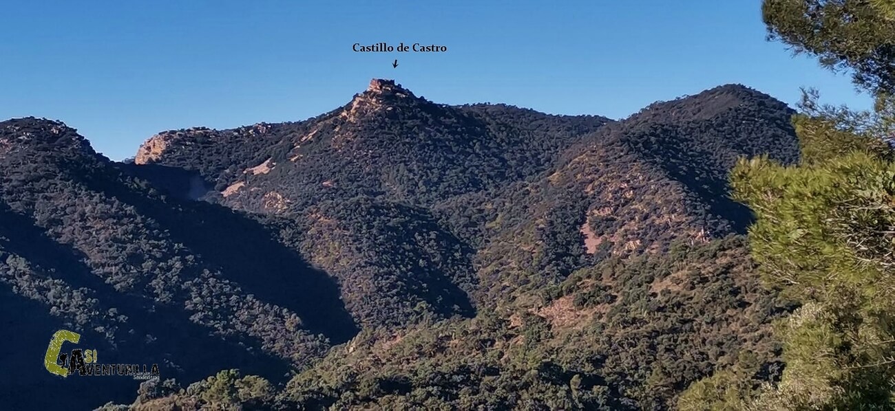 castillo de Castro desde la distancia