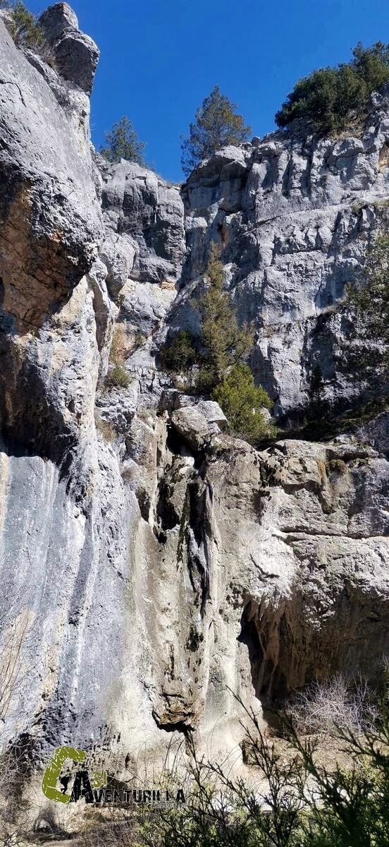 cascada de la Fuentona sin agua