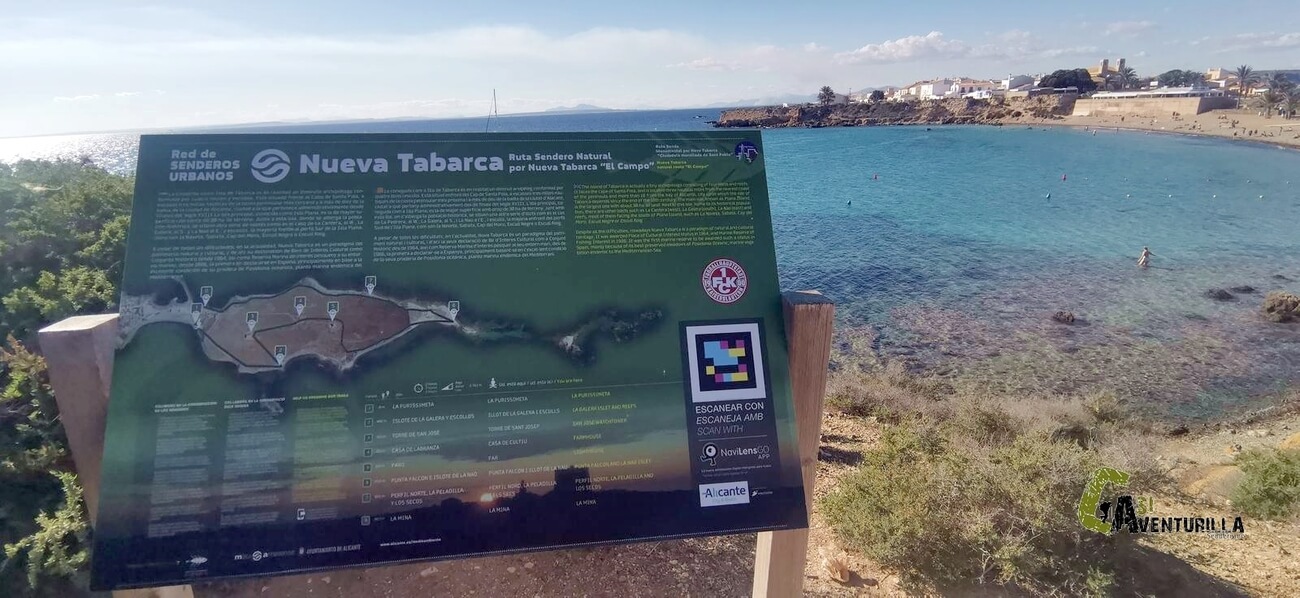 Panel de informacion de sendero en Tabarca
