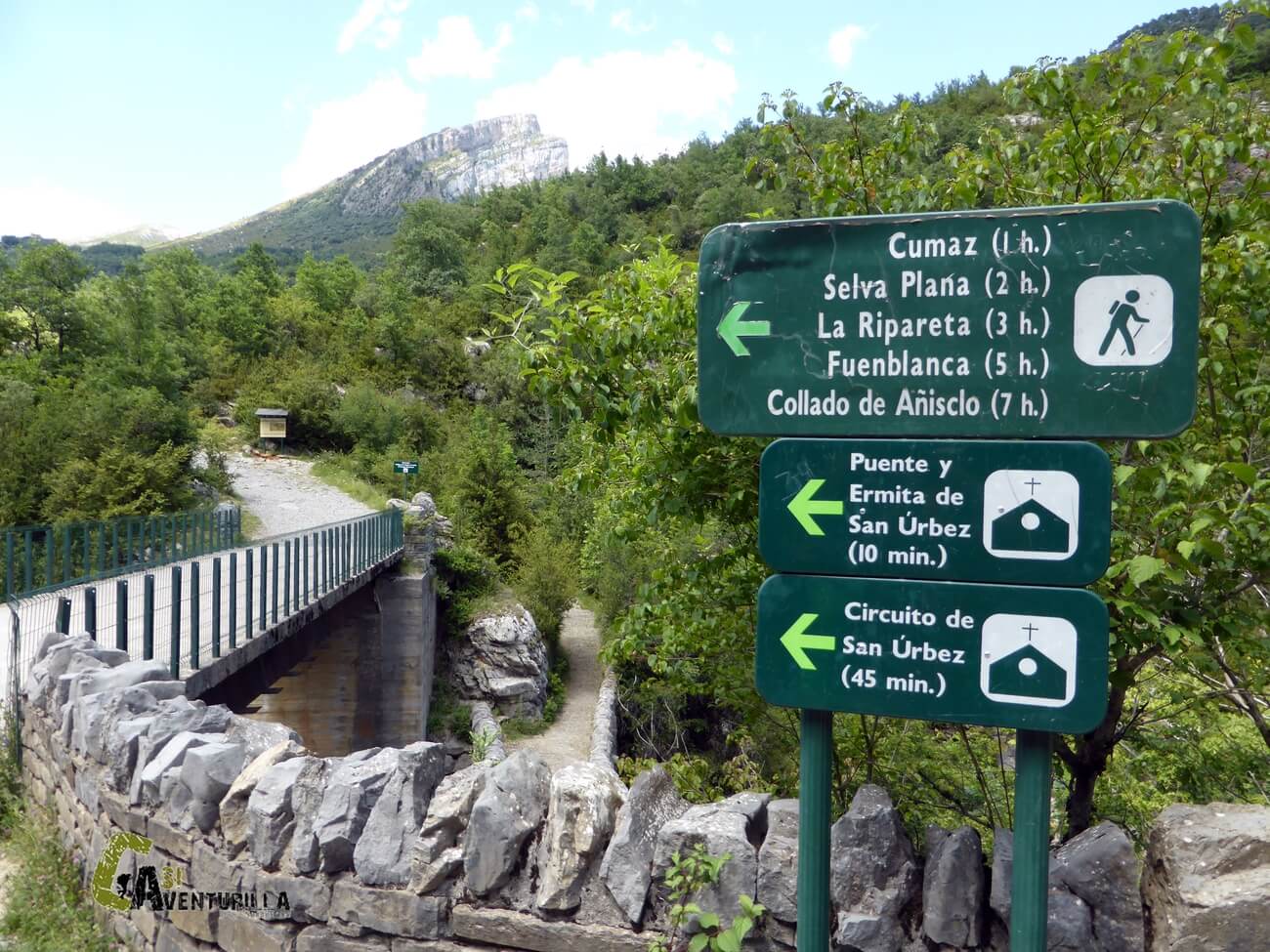 Panel de indicaciones en el circuito de San Urbez