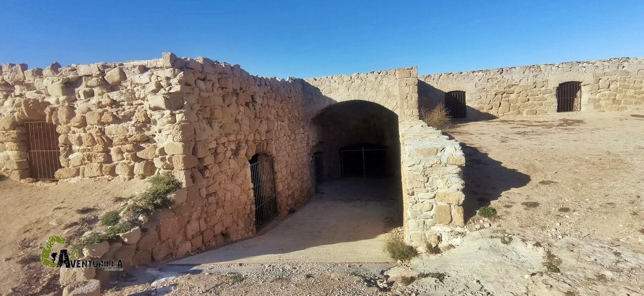 Muralla y puerta de tabarca