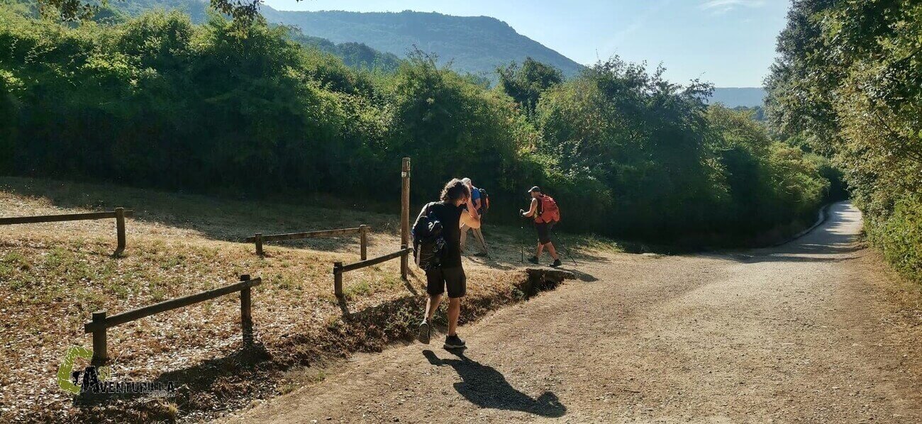 Tomamos el camino de la izquierda de subida al mirador de Pilatos