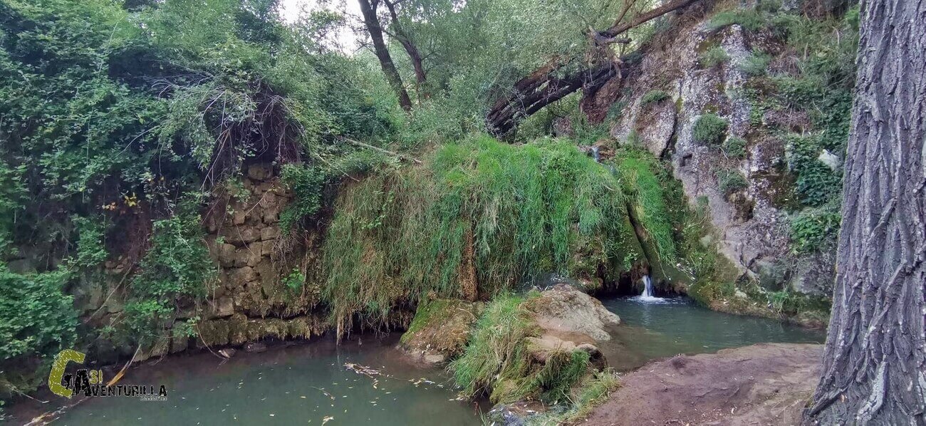 Cascada sin agua del molino Redon