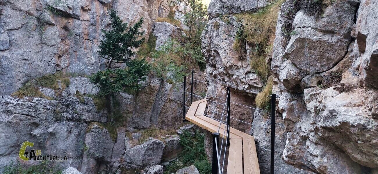 Pasarela en el rio Alcala