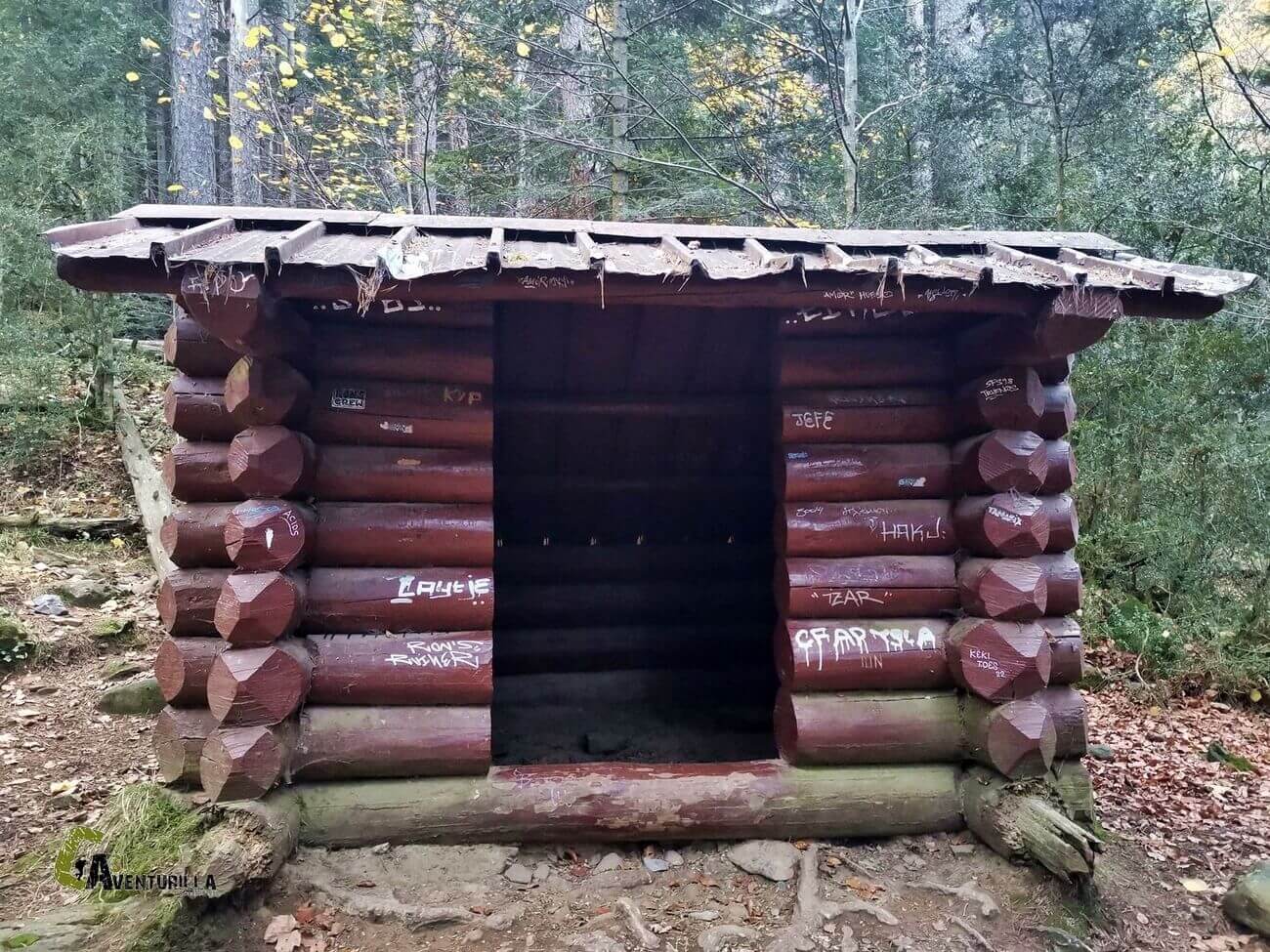 Refugio vivac en el camino de Turieto Bajo