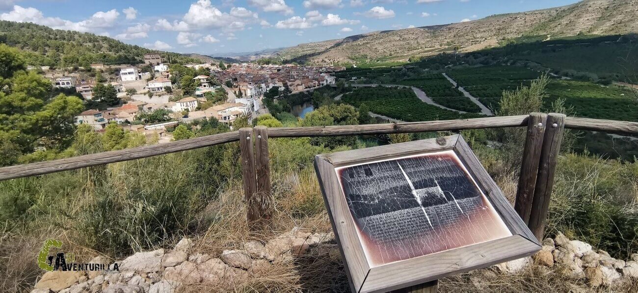 Mirador en la subida al castillo de Sumacarcer