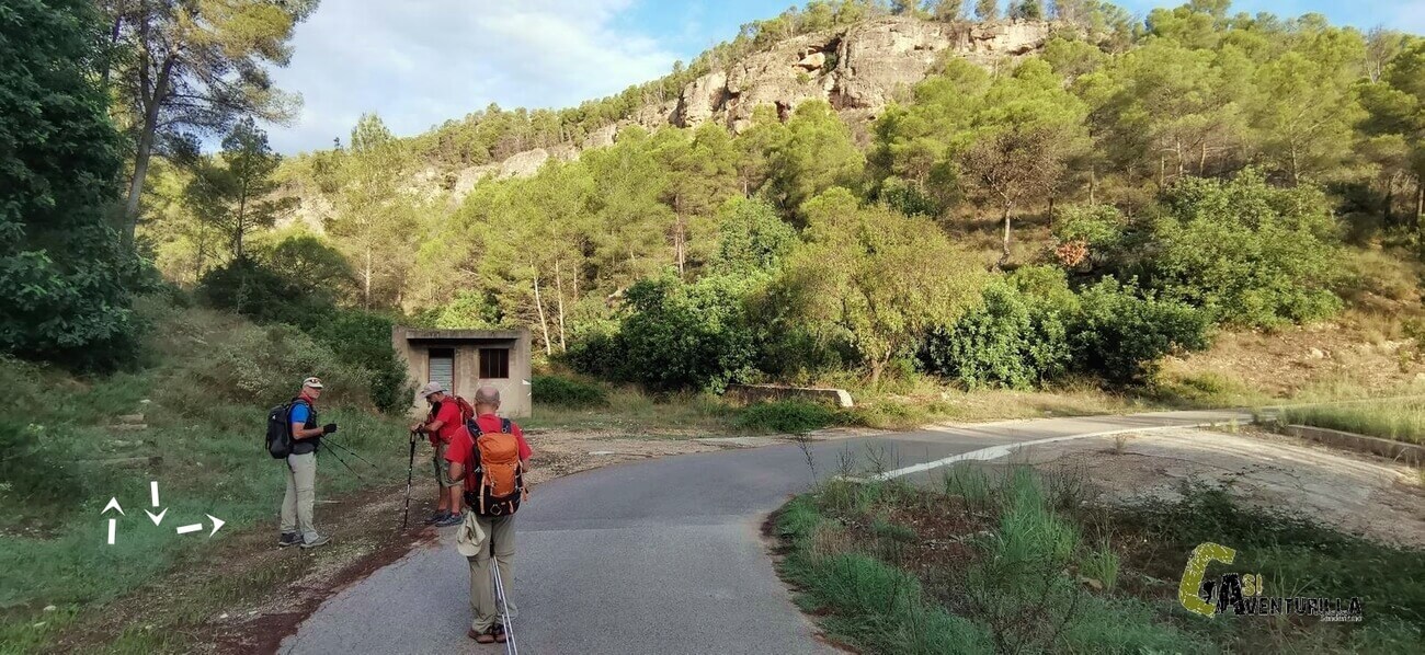 Senda de entrada al barranco del Lobo en Sumacarcer