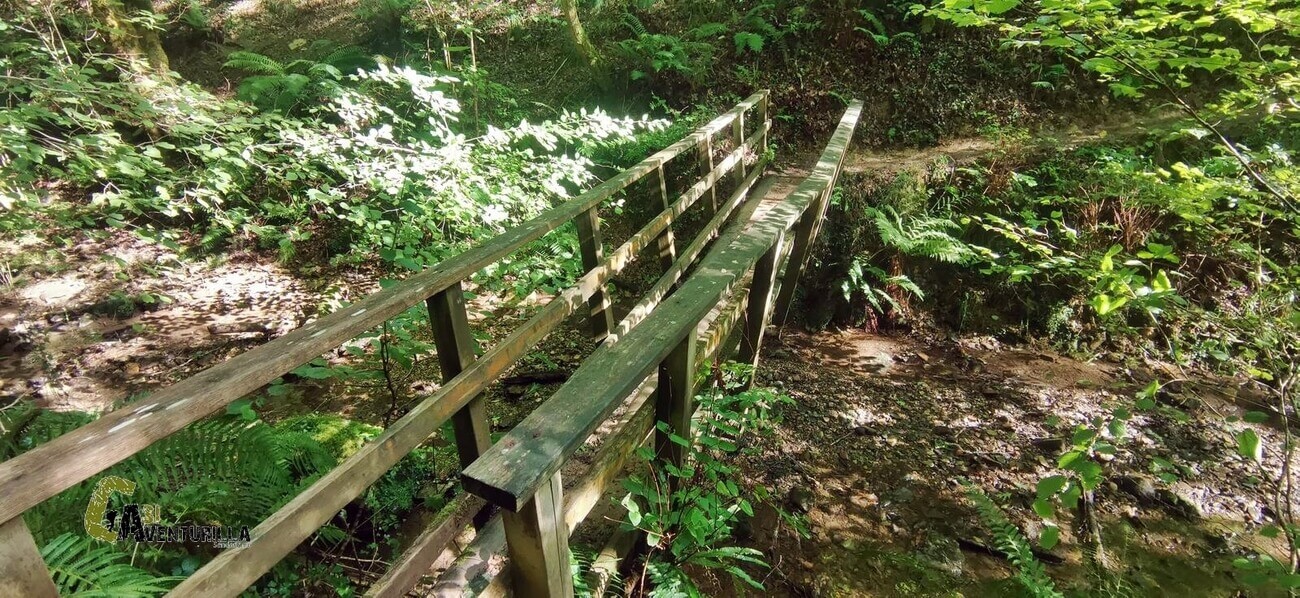 Cruzamos contantes arroyos por puentes